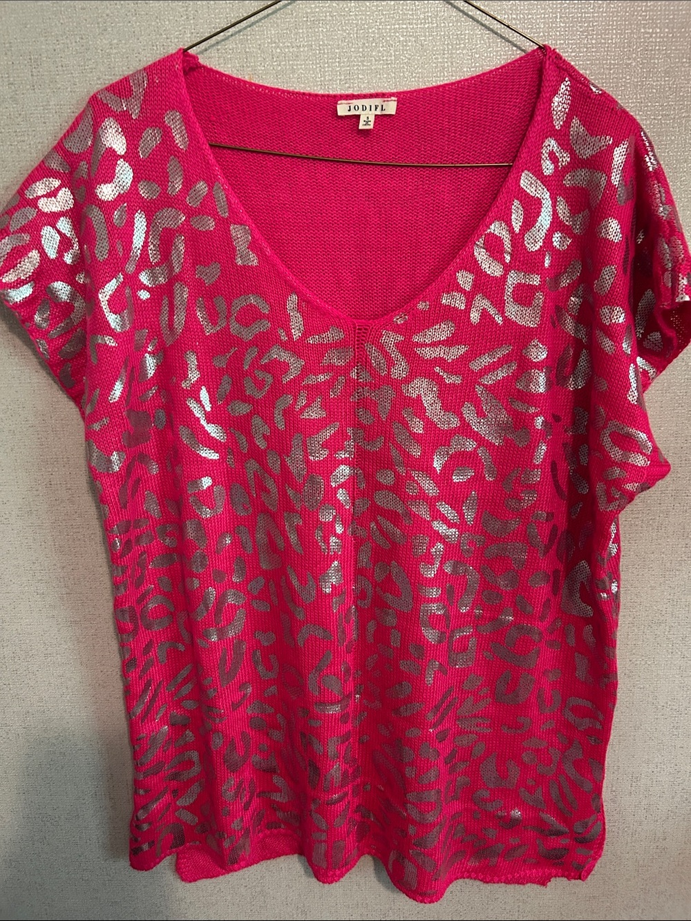 JODIFL Hot Pink Metallic Leopard Print V-Neck Tee